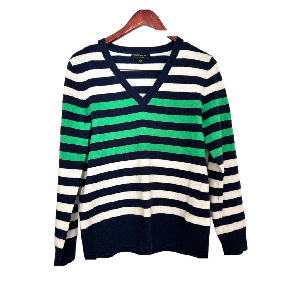 Banana Republic cashmere Long Sleeve Stripe V-Neck
Pullover Sweater small green